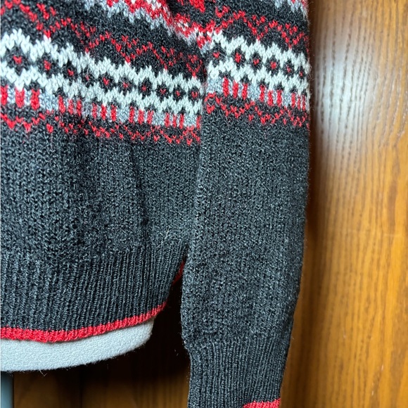 Carolyn Taylor Holiday Black and Red Patterned Zip-Up Sweater - Large - Picture 5 of 15